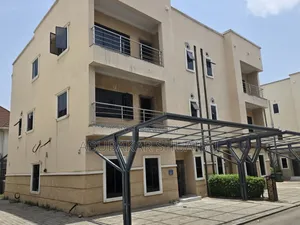 5bdrm Duplex in Brains And Hammers for rent