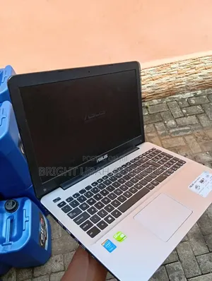 Laptop Asus B50A 16GB Intel Core i7 HDD 500GB