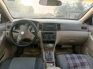 Toyota Corolla 2004 Gold
