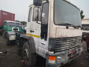 Tokunbo Volvo Fl6 Six Tyres Long Frame Truck Ten Bolts Rim Superb Engi