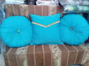  3 -Set Beautiful Throw Pillows 