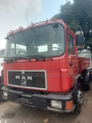 Tokunbo Man Six Tyres Dump Truck With Superb Engine Big Axle