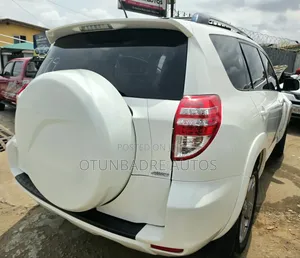 Toyota RAV4 Sport 2009 White