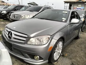 Mercedes-Benz C300 Luxury Sedan AWD (3.0L 6cyl 7A) 2009 Gray