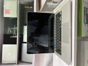 Laptop Apple MacBook Pro 2015 8GB Intel Core i5 SSD 256GB