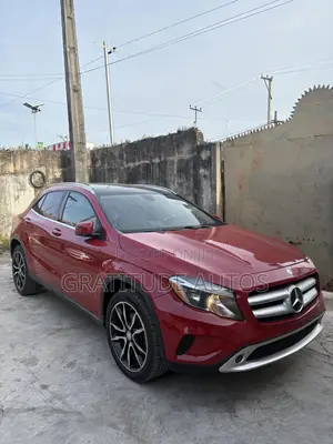 Mercedes-Benz GLA 250 2015 Red
