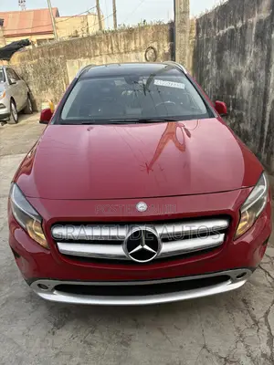 Mercedes-Benz GLA 250 2015 Red