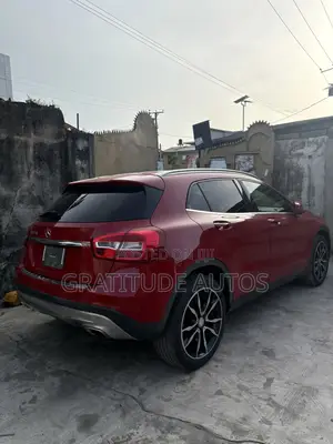 Mercedes-Benz GLA 250 2015 Red