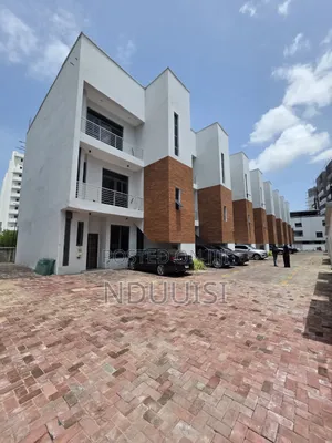 4bdrm Townhouse/Terrace in Periwinkle Estate, Lekki Phase 1 for sale