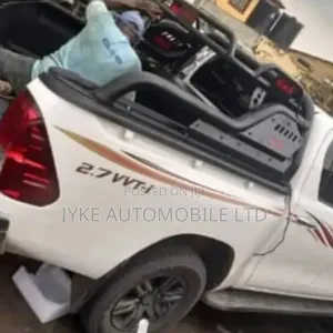 Boot Cover Hilux Rolling With 4/4 Iron