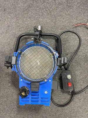 Movie Light 2000w Hmi Fresnel Light