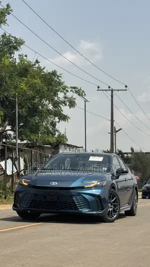 Toyota Camry 2025