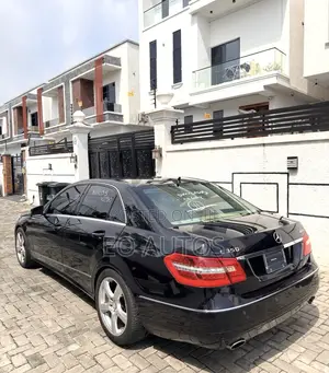 Mercedes-Benz E350 Base 4Matic Sedan AWD (3.5L 6cyl 7A) 2010 Black
