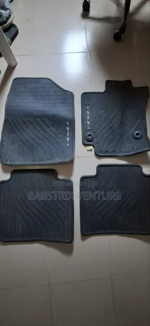 Toyota Venza Foot Mat 2015