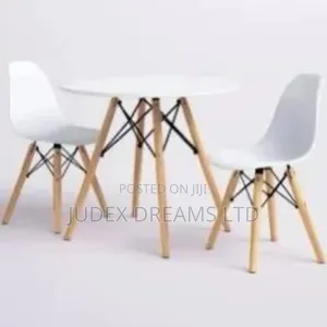 Classic Coffee Table and 2 Chairs