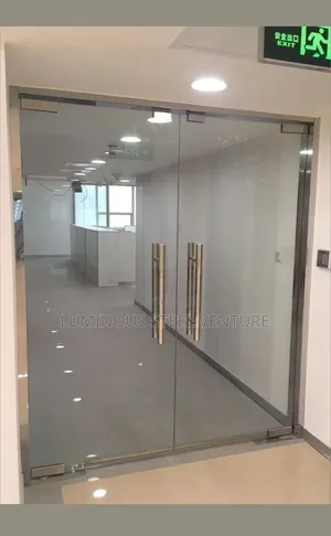 Can Be Installed Frameless for a Sleek Look or With Aluminum Frames