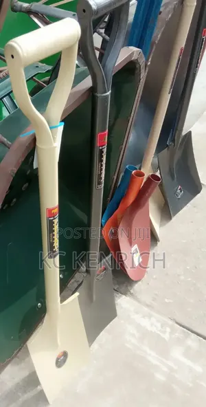 Hand Shovel for Clearing