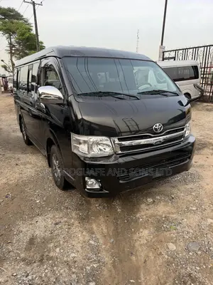 Toyota HiAce 2013 Black