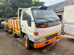 Toyota Dyna 150 Direct Hand 3 Drop Side Bucket