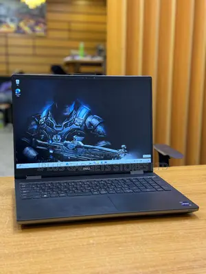Laptop Dell Precision 7670 32GB Intel Core i9 SSD 512GB
