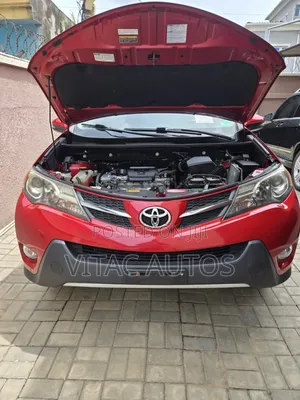 Toyota RAV4 XLE 4dr SUV (2.5L 4cyl 6A) 2014 Red