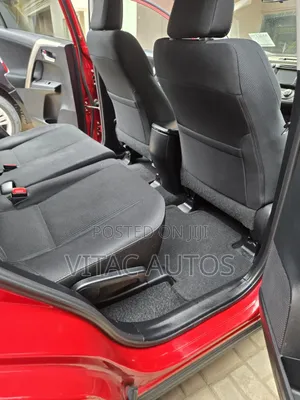Toyota RAV4 XLE 4dr SUV (2.5L 4cyl 6A) 2014 Red