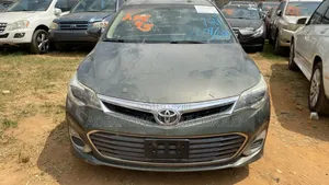 Toyota Avalon XLE Premium Sedan FWD (3.5L 6cyl 6A) 2013 Green