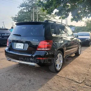 Mercedes-Benz GLK-Class Base GLK 350 4dr AWD 4MATIC (3.5L 6cyl 7A) 2015