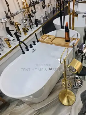 Luxury Free-Standing Bathtub With Premium Gold Black Fittings
