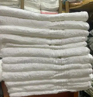 Large White Cotton Bath Towel – Soft Absorbent Hotel Quality Towel