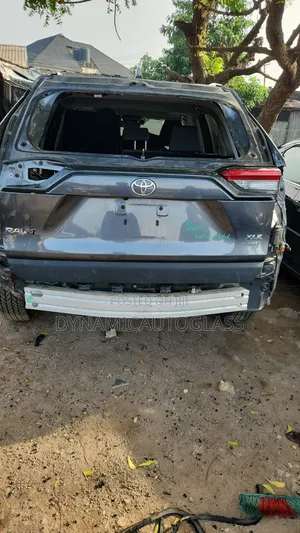 Toyota 2020 Rav4 Back Windscreen