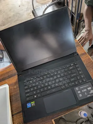 Laptop MSI GS66 Stealth 11UH 16GB Intel Core i7 SSD 1T