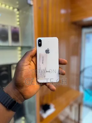 Apple iPhone X 64 GB White