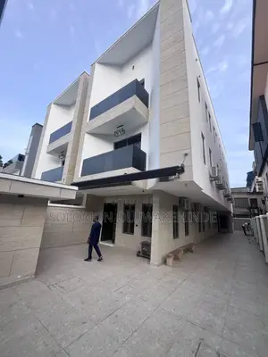 5bdrm Duplex in Ikeja Gra for sale