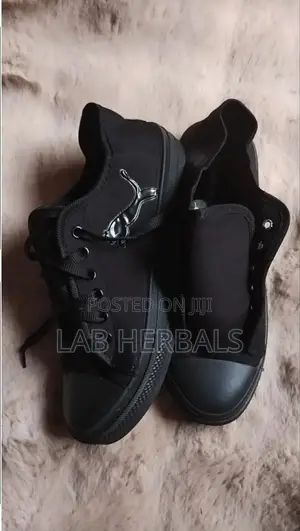 Black Tennis Shoes