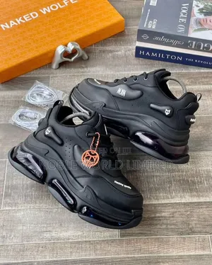 Naked Wolfe/Reebok Sneakers Chido 6d