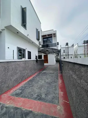 4bdrm Duplex in Lekki Phase 2 for sale