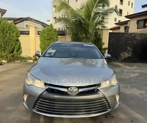 Toyota Camry SE w/Special Edition Pkg (2.5L 4cyl 6A) 2016 Silver