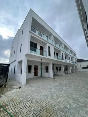 4bdrm Townhouse/Terrace in Lekki Phase 2 for sale