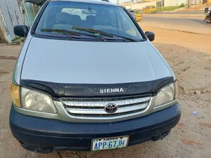 Toyota Sienna 2001 Silver
