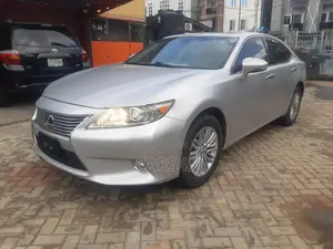 Lexus ES 2013 Silver