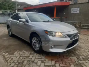 Lexus ES 2013 Silver