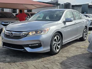 Honda Accord EX 4dr Sedan FWD (2.4L 4cyl 2A) 2017 Silver