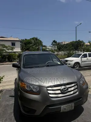 Hyundai Santa Fe 2011 Gray