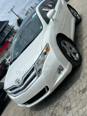 Toyota Venza XLE 2010 White
