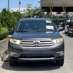 Toyota Highlander Limited 3.5l 4WD 2013 Gray