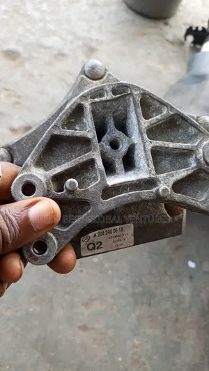 Engine Seating Mercedes C-Class 204