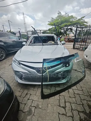 Toyota Camry 2019 Windscreen Glass Available Installed at Chimatex