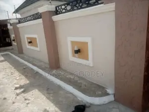 Painter Decoration Service