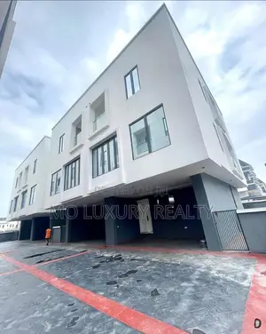 Furnished 5bdrm Townhouse/Terrace in Chevron for sale